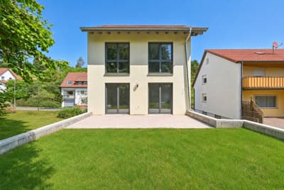 Bezugsfertiger KfW-55 Neubau in ruhiger Lage! Familienhaus mit Garten und viel Platz — Bild 20
