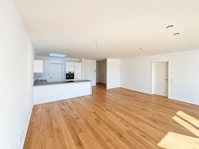 Großzügige 2,5-Zimmer Wohnung mit schöner Loggia zu vermieten! — Bild 5
