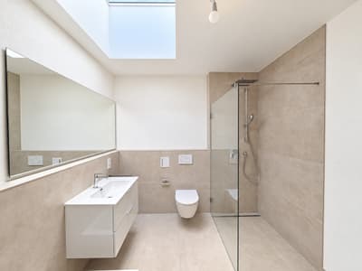 Großzügige 2,5-Zimmer Wohnung mit schöner Loggia zu vermieten! — Bild 11
