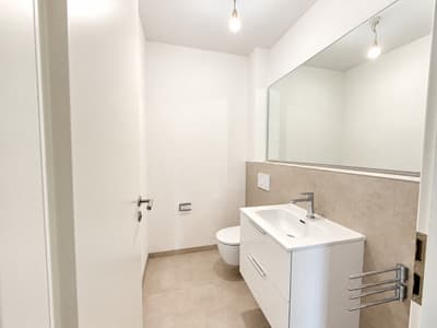 Großzügige 2,5-Zimmer Wohnung mit schöner Loggia zu vermieten! — Bild 13