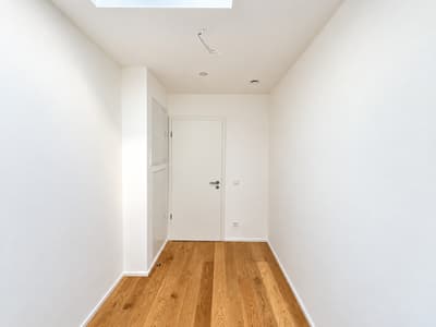 Großzügige 2,5-Zimmer Wohnung mit schöner Loggia zu vermieten! — Bild 14