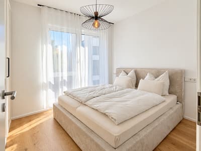 Lichtdurchflutete Wohnung mit modernem Wohnambiente und sonnigem Balkon — Bild 3